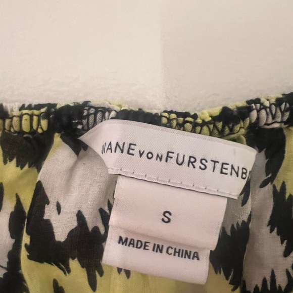 Preowned Diane Von Furstenberg animal print romper. Size S. - Picture 2 of 6